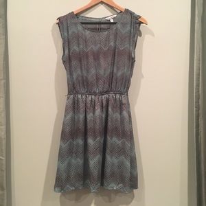 Cute Chevron print dress, size small